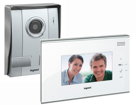 Видеодомофон с цветным дисплеем 7'' Legrand 369200 белая панель (комплект)
